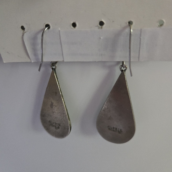 Alpaca Tulip earrings - Picture 2 of 3